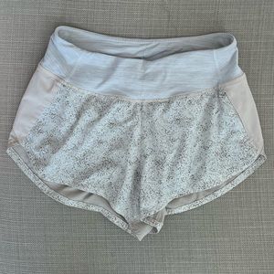 Outdoor Voices Hudson shorts 2.5 in sz sm